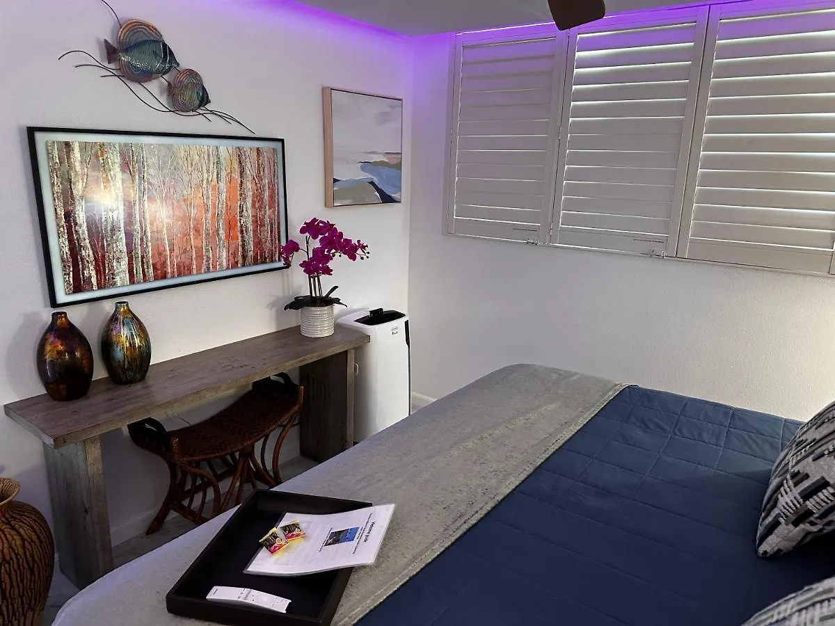 This Place Is Different!! Award Winning! Oceanfront, View View! Wailuku 0*,
